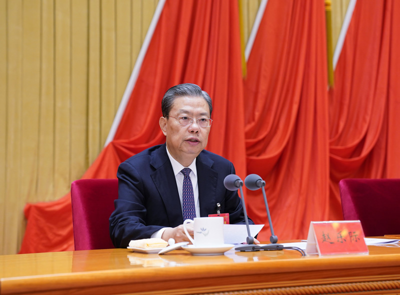 1月22日，中國共產黨第十九屆中央紀律檢查委員會第五次全體會議在北京開幕。中共中央政治局常委、中央紀律檢查委員會書記趙樂際代表中央紀律檢查委員會常務委員會作題為《推動新時代紀檢監察工作高質量發展，以優異成績慶祝中國共產黨成立100周年》的工作報告。新華社記者 張領 攝